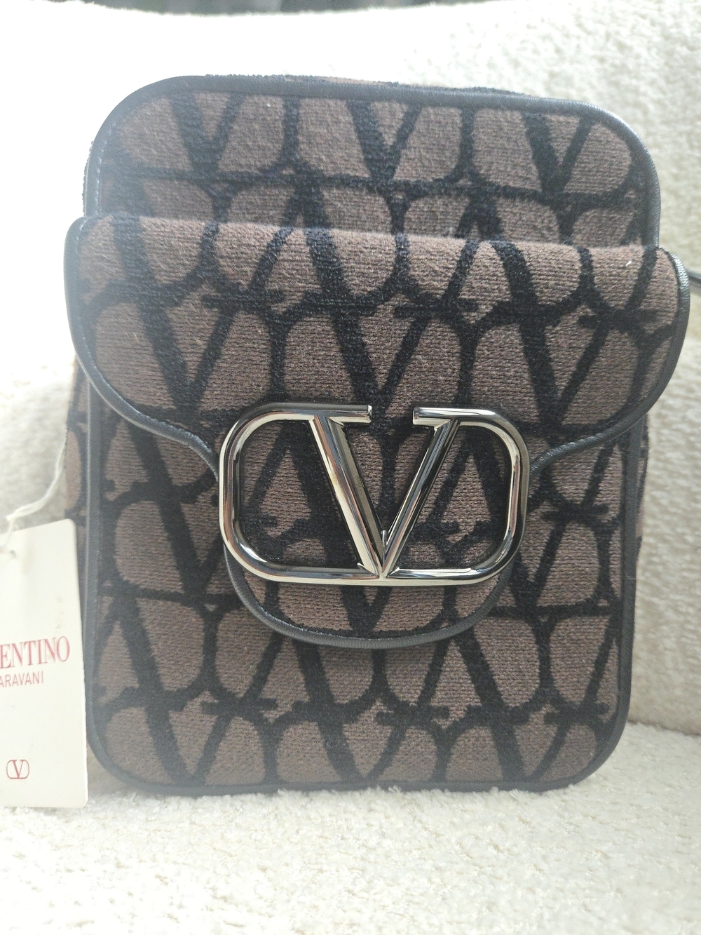 Valentino Garavani Toile Iconographe VLogo Crossbody Bag Retail $2590 - Picture 6 of 17